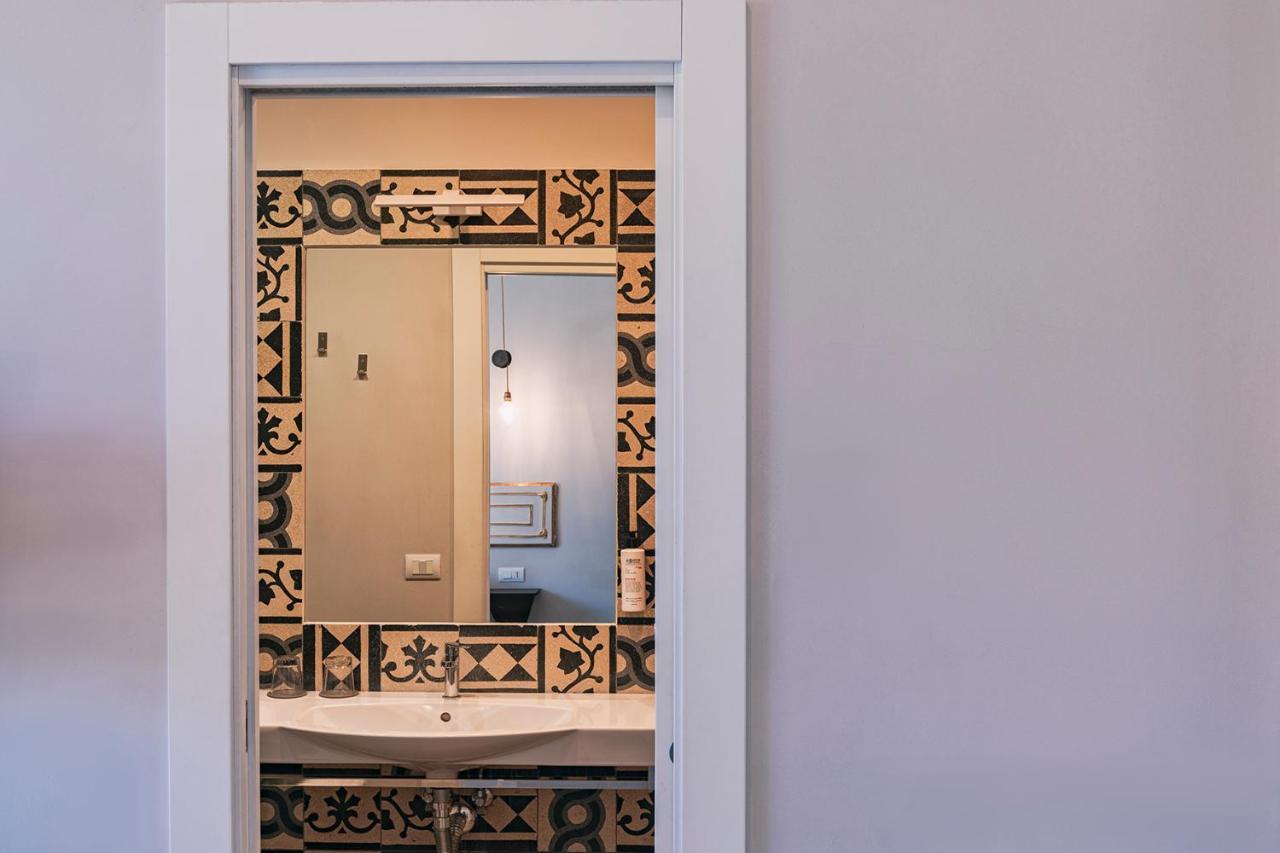 La Smorfia Hotell Neapel Exteriör bild